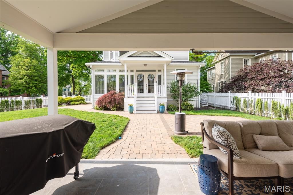 Edwardsville, Illinois, 62025, United States, 6 Bedrooms Bedrooms, ,5 BathroomsBathrooms,Residential,Active,1824912