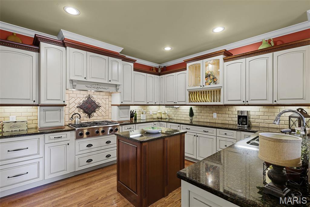 Edwardsville, Illinois, 62025, United States, 4 Bedrooms Bedrooms, ,6 BathroomsBathrooms,Residential,Active,1927653