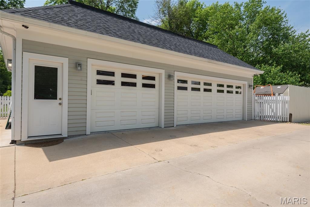 Edwardsville, Illinois, 62025, United States, 6 Bedrooms Bedrooms, ,5 BathroomsBathrooms,Residential,Active,1824912