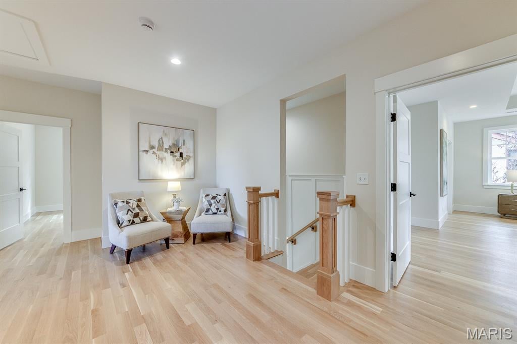 Webster Groves, Missouri, 63119, United States, 4 Bedrooms Bedrooms, ,4 BathroomsBathrooms,Residential,Active,1992552