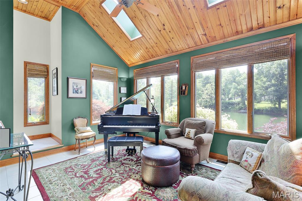 Glen Carbon, Illinois, 62034, United States, 3 Bedrooms Bedrooms, ,4 BathroomsBathrooms,Residential,Active,1960151