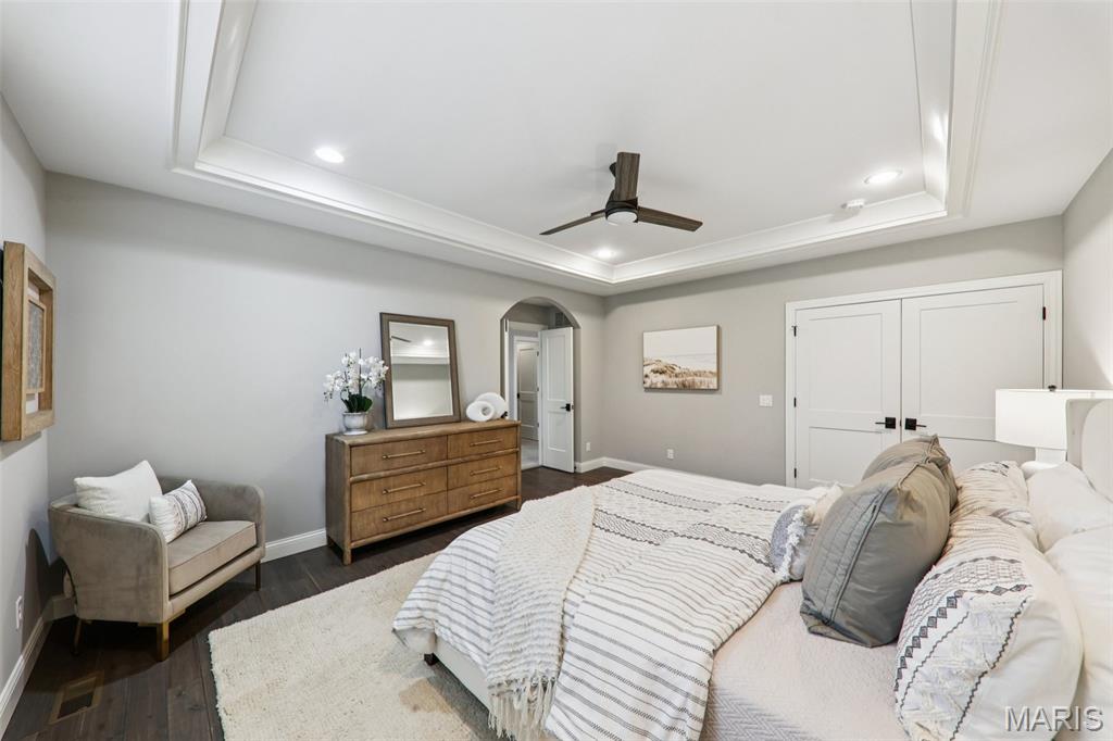 St Louis, Missouri, 63141, United States, 5 Bedrooms Bedrooms, ,5 BathroomsBathrooms,Residential,Active,1995294