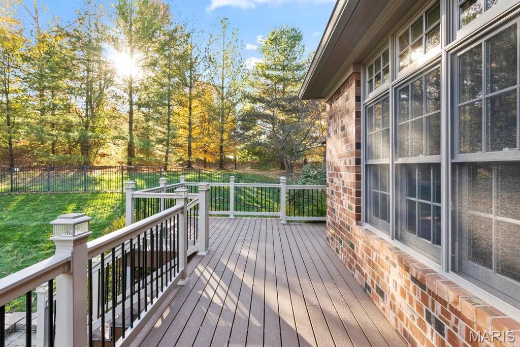 Edwardsville, Illinois, 62025, United States, 4 Bedrooms Bedrooms, ,6 BathroomsBathrooms,Residential,Active,1927653