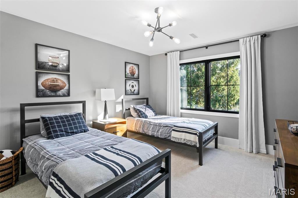 Edwardsville, Illinois, 62025, United States, 4 Bedrooms Bedrooms, ,4 BathroomsBathrooms,Residential,Active,1985874