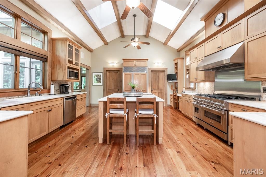 Shiloh, Illinois, 62221, United States, 6 Bedrooms Bedrooms, ,6 BathroomsBathrooms,Residential,Active,1902949