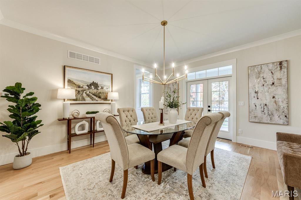 Webster Groves, Missouri, 63119, United States, 4 Bedrooms Bedrooms, ,4 BathroomsBathrooms,Residential,Active,1992552