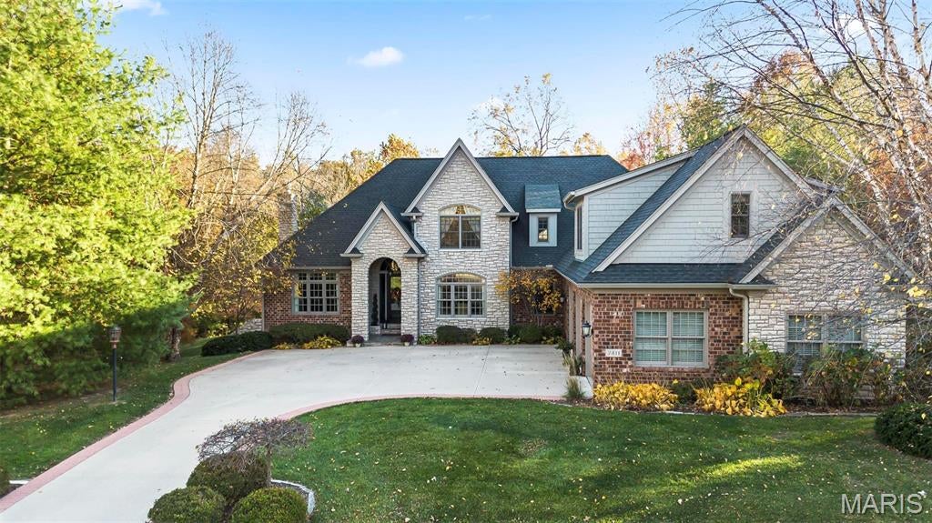 Edwardsville, Illinois, 62025, United States, 4 Bedrooms Bedrooms, ,6 BathroomsBathrooms,Residential,Active,1927653