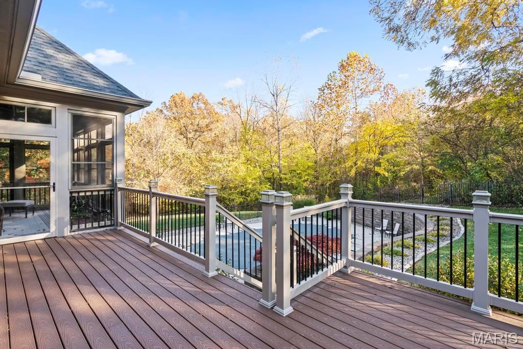 Edwardsville, Illinois, 62025, United States, 4 Bedrooms Bedrooms, ,6 BathroomsBathrooms,Residential,Active,1998604