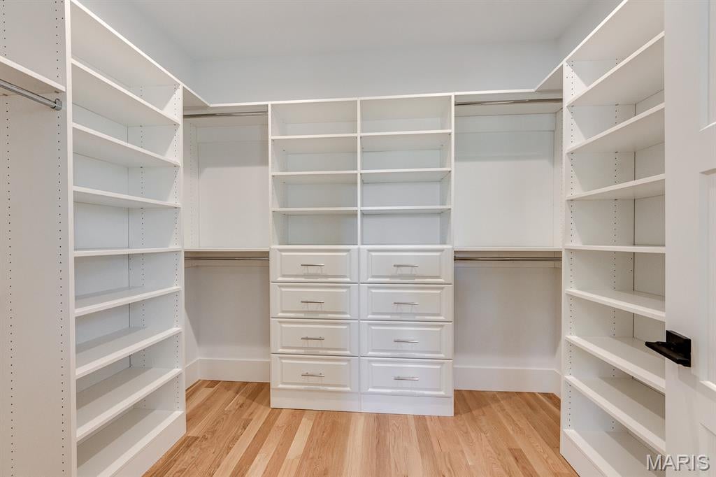 Webster Groves, Missouri, 63119, United States, 4 Bedrooms Bedrooms, ,4 BathroomsBathrooms,Residential,Active,1992552