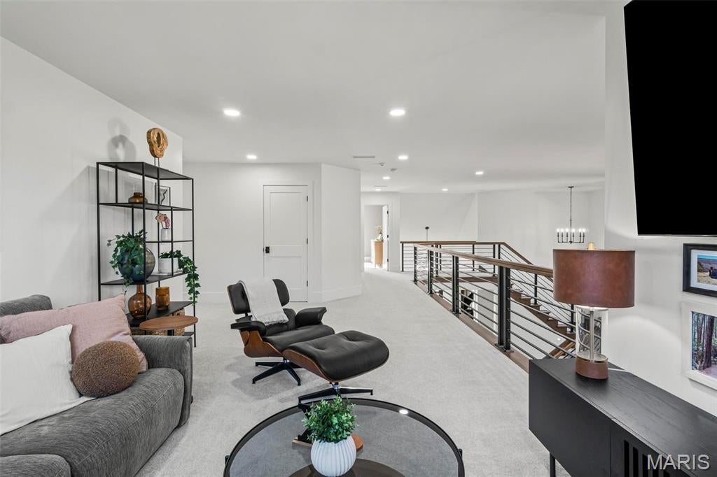 Edwardsville, Illinois, 62025, United States, 4 Bedrooms Bedrooms, ,4 BathroomsBathrooms,Residential,Active,1985874