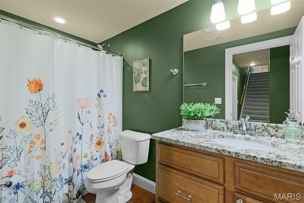Edwardsville, Illinois, 62025, United States, 4 Bedrooms Bedrooms, ,6 BathroomsBathrooms,Residential,Active,1927653