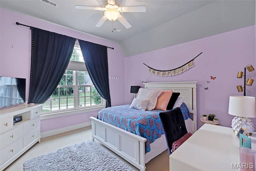 Edwardsville, Illinois, 62025, United States, 4 Bedrooms Bedrooms, ,6 BathroomsBathrooms,Residential,Active,1998604