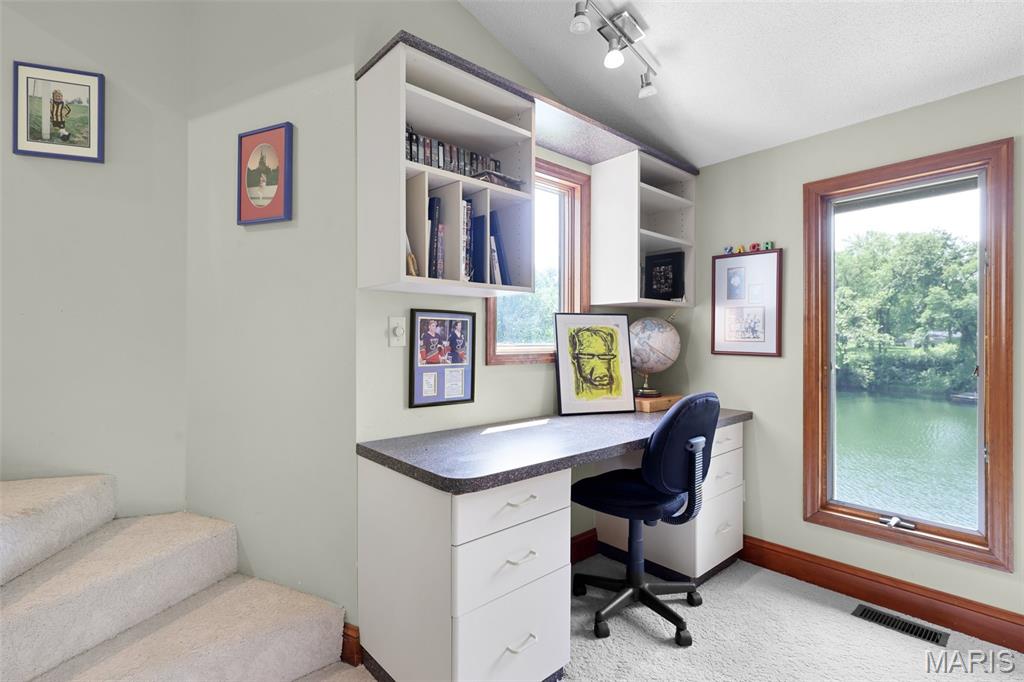 Glen Carbon, Illinois, 62034, United States, 3 Bedrooms Bedrooms, ,4 BathroomsBathrooms,Residential,Active,1960151