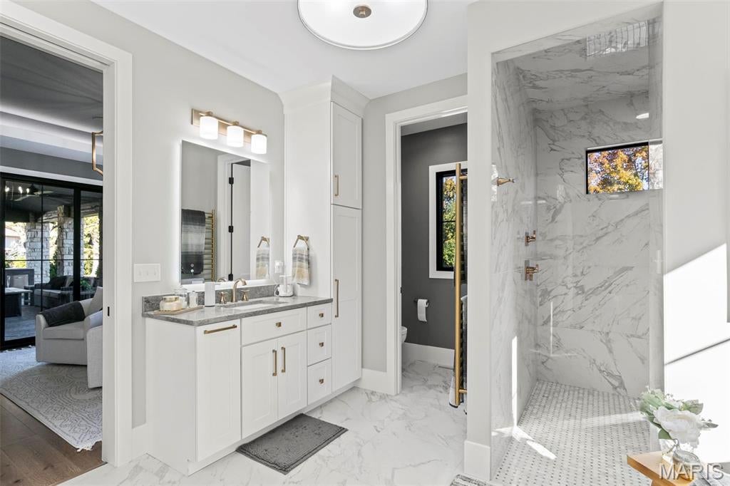 Edwardsville, Illinois, 62025, United States, 4 Bedrooms Bedrooms, ,4 BathroomsBathrooms,Residential,Active,1985874