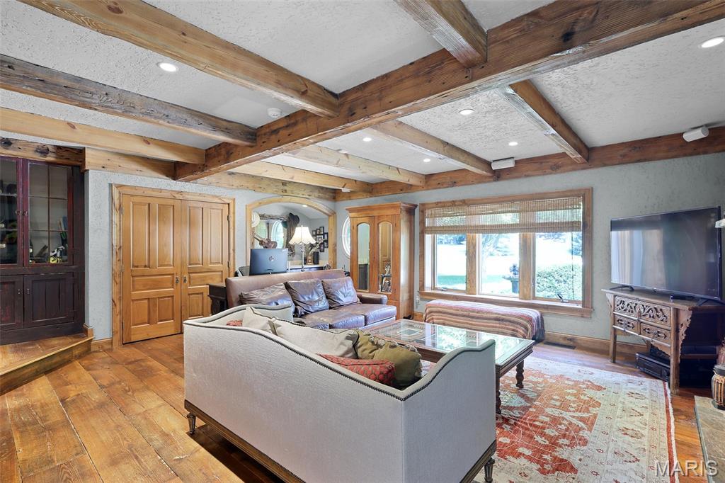 Glen Carbon, Illinois, 62034, United States, 3 Bedrooms Bedrooms, ,4 BathroomsBathrooms,Residential,Active,1960151