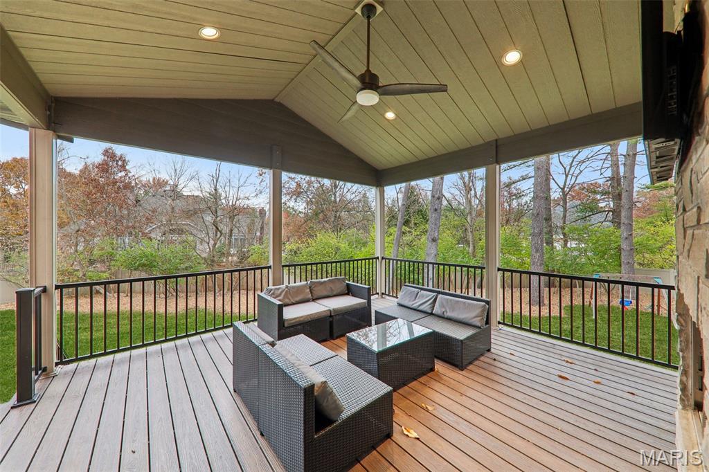 St Louis, Missouri, 63141, United States, 5 Bedrooms Bedrooms, ,5 BathroomsBathrooms,Residential,Active,1995294