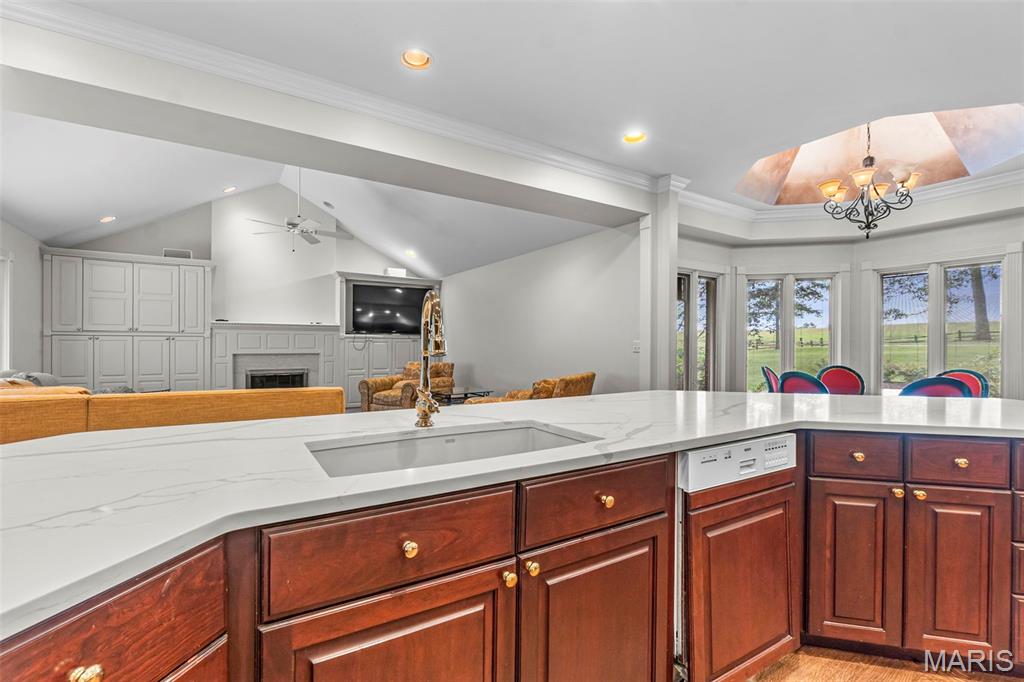 Perryville, Missouri, 63775, United States, ,6 BathroomsBathrooms,Residential,Active,1888518