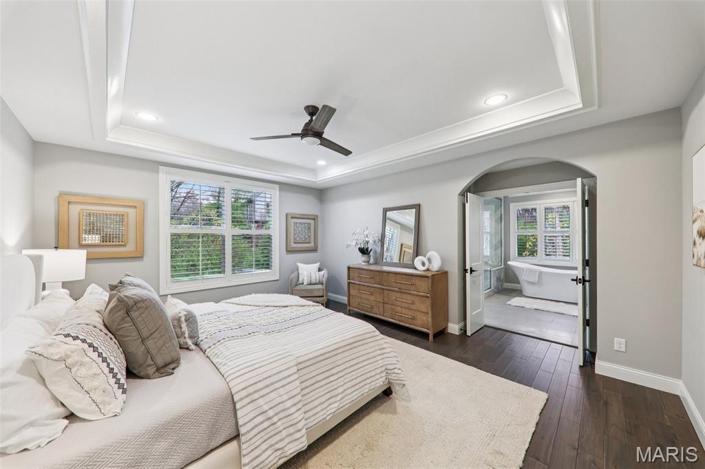 St Louis, Missouri, 63141, United States, 5 Bedrooms Bedrooms, ,5 BathroomsBathrooms,Residential,Active,1995294