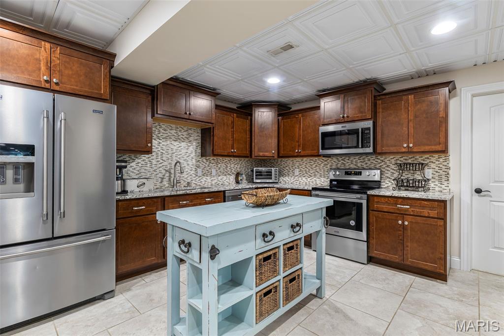 Festus, Missouri, 63028, United States, 4 Bedrooms Bedrooms, ,5 BathroomsBathrooms,Residential,Active,1914607