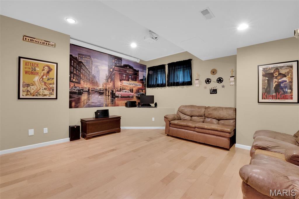 Lake St Louis, Missouri, 63367, United States, 4 Bedrooms Bedrooms, ,4 BathroomsBathrooms,Residential,Active,1905077