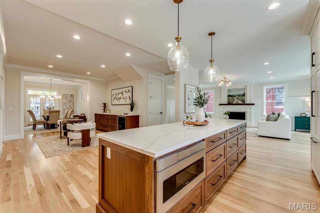 Webster Groves, Missouri, 63119, United States, 4 Bedrooms Bedrooms, ,4 BathroomsBathrooms,Residential,Active,1992552