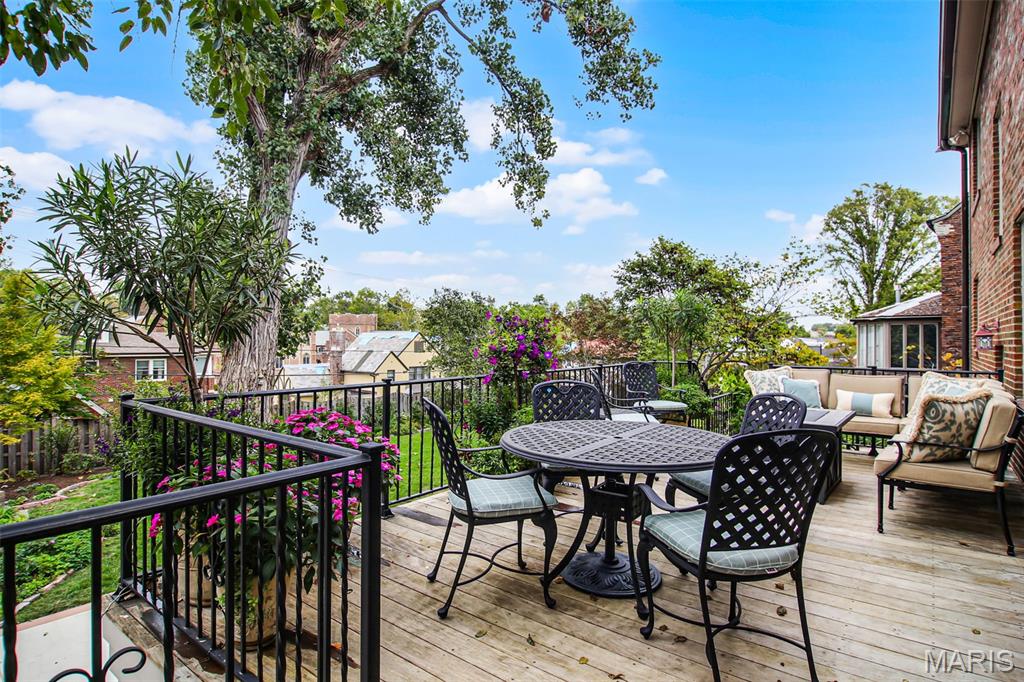 Clayton, Missouri, 63105, United States, 5 Bedrooms Bedrooms, ,5 BathroomsBathrooms,Residential,Active,1965855