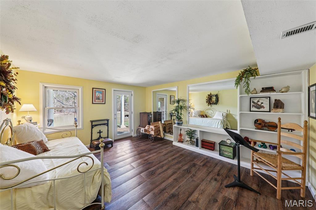 De Soto, Missouri, 63020, United States, 4 Bedrooms Bedrooms, ,4 BathroomsBathrooms,Residential,Active,2028776