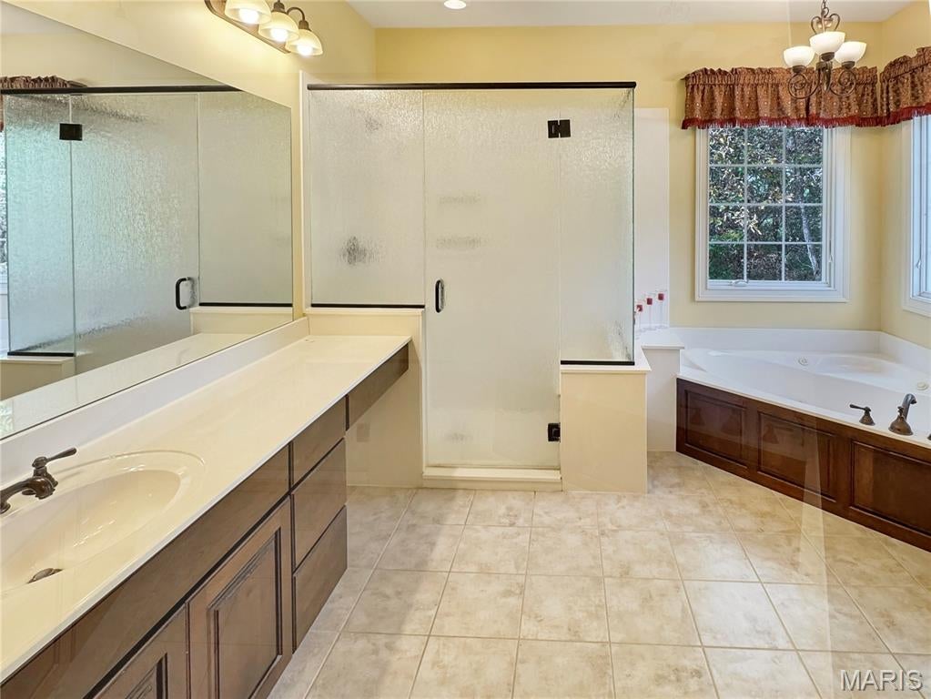 Washington, Missouri, 63090, United States, 4 Bedrooms Bedrooms, ,5 BathroomsBathrooms,Residential,Active,1922278