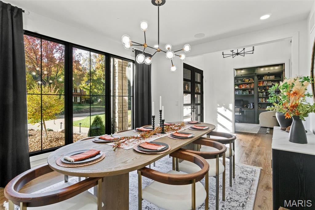 Edwardsville, Illinois, 62025, United States, 4 Bedrooms Bedrooms, ,4 BathroomsBathrooms,Residential,Active,1985874