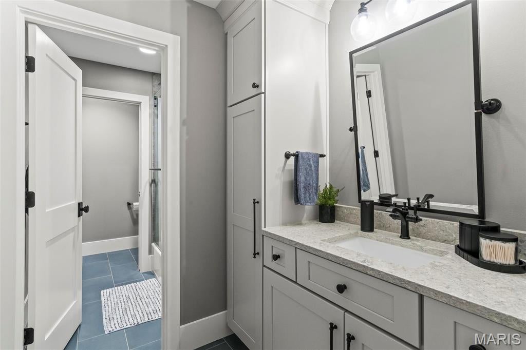 Edwardsville, Illinois, 62025, United States, 4 Bedrooms Bedrooms, ,4 BathroomsBathrooms,Residential,Active,1985874