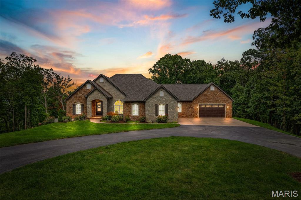 Festus, Missouri, 63028, United States, 4 Bedrooms Bedrooms, ,5 BathroomsBathrooms,Residential,Active,1914607