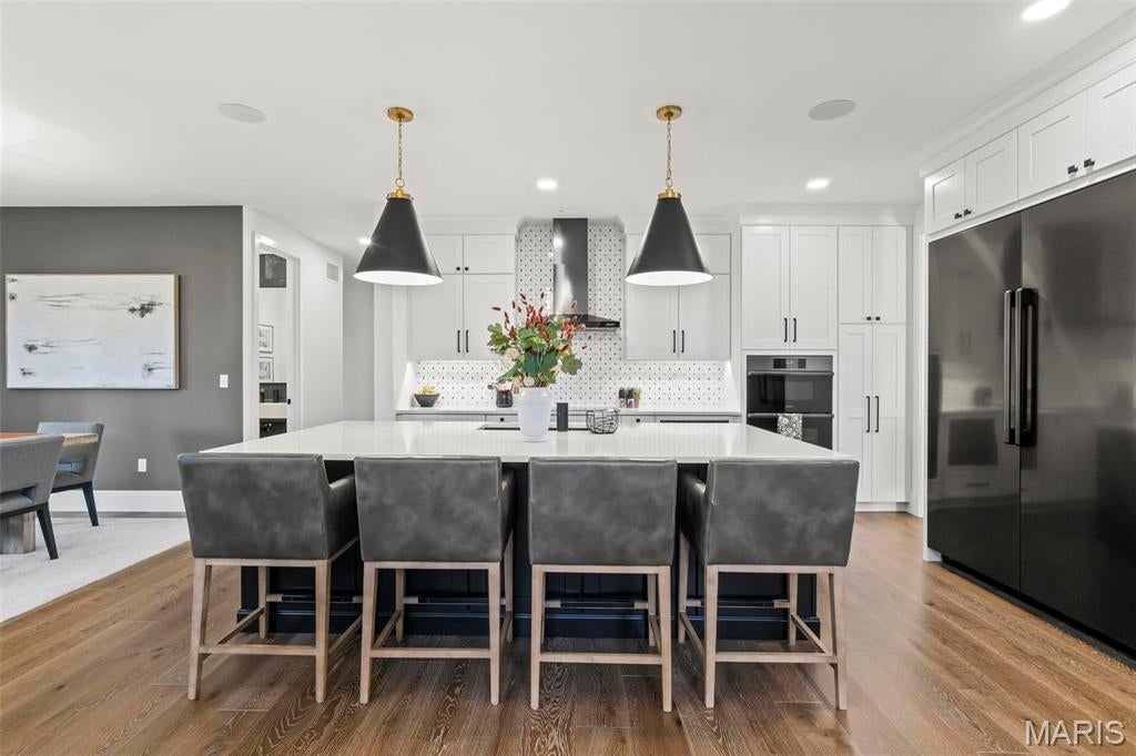 Edwardsville, Illinois, 62025, United States, 4 Bedrooms Bedrooms, ,4 BathroomsBathrooms,Residential,Active,1985874