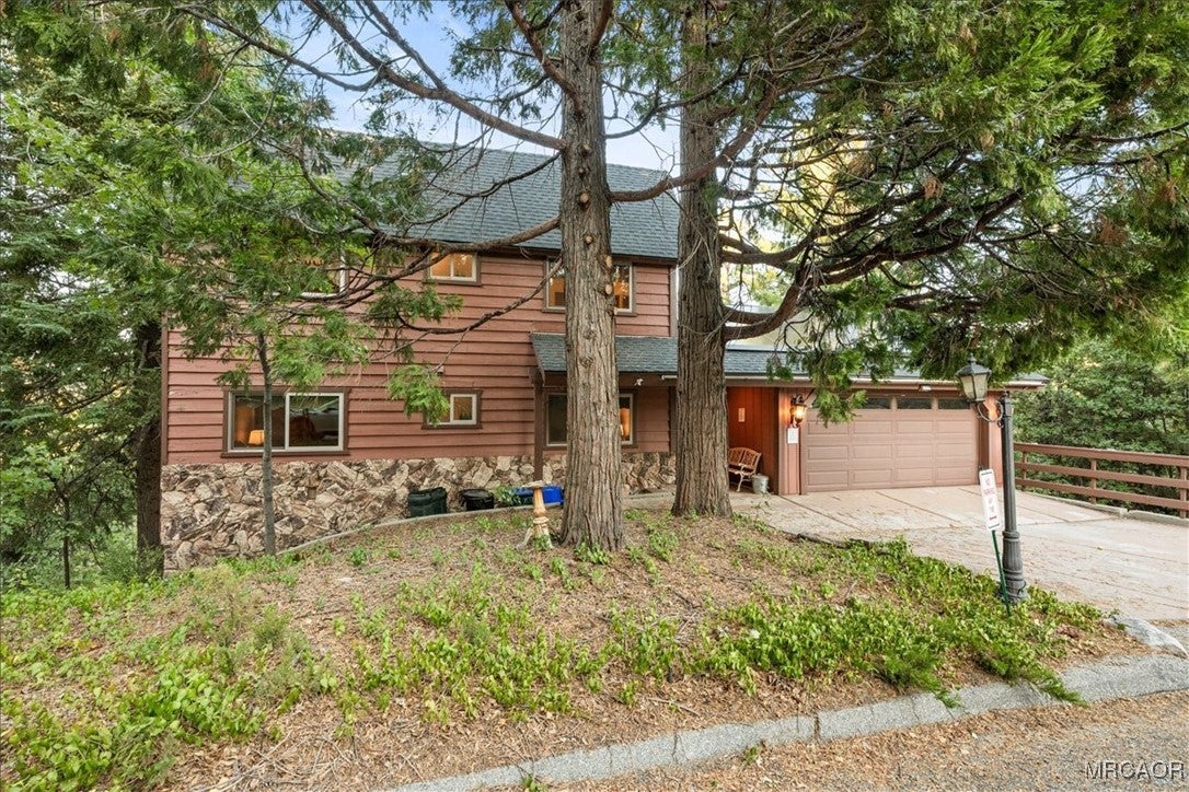 Lake Arrowhead, California, 92352, United States, 5 Bedrooms Bedrooms, ,3 BathroomsBathrooms,Residential,Active,1944014