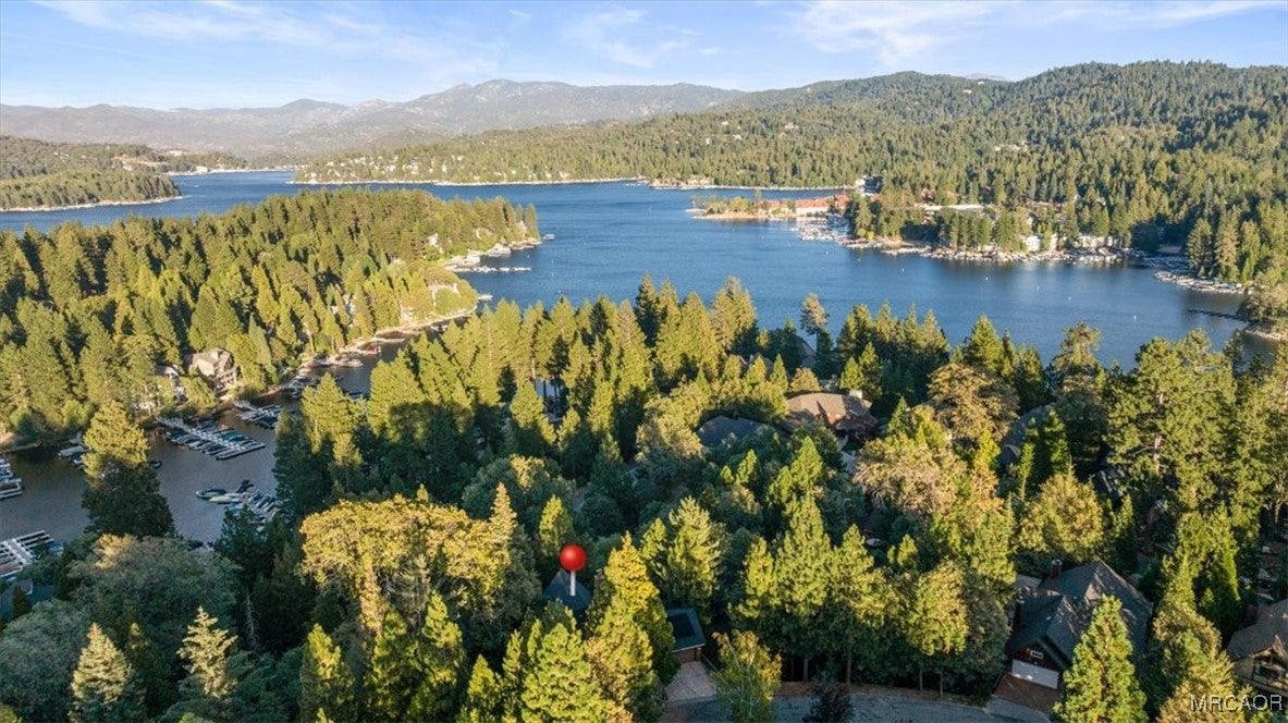 Lake Arrowhead, California, 92352, United States, 5 Bedrooms Bedrooms, ,3 BathroomsBathrooms,Residential,Active,1944014
