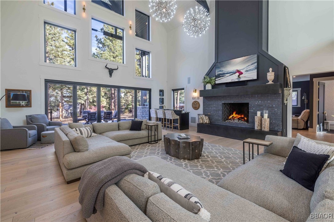 Big Bear City, California, 92314, United States, ,5 BathroomsBathrooms,Residential,Active,1702723