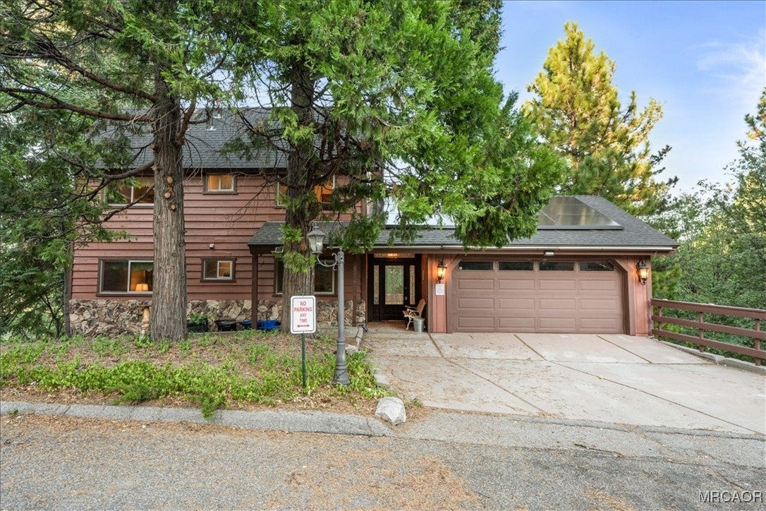 Lake Arrowhead, California, 92352, United States, 5 Bedrooms Bedrooms, ,3 BathroomsBathrooms,Residential,Active,1944014