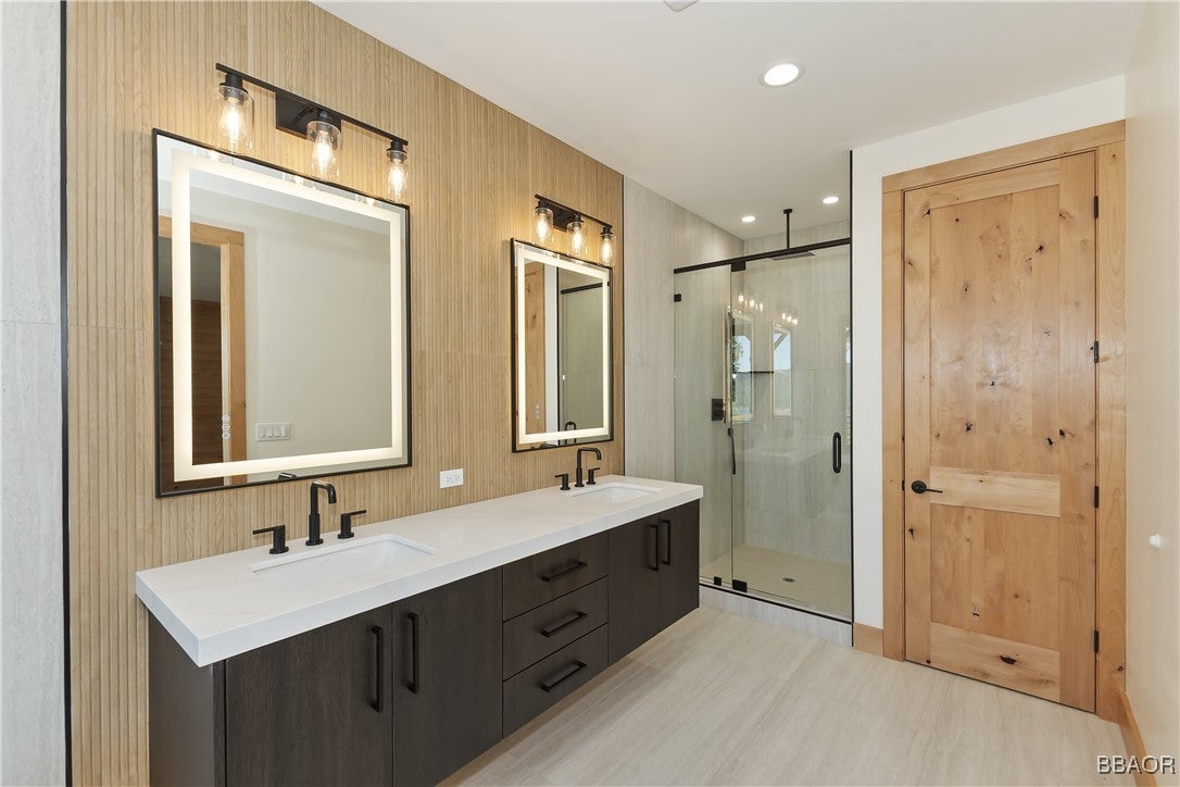 Big Bear Lake, California, 92315, United States, 5 Bedrooms Bedrooms, ,6 BathroomsBathrooms,Residential,Active,1961944