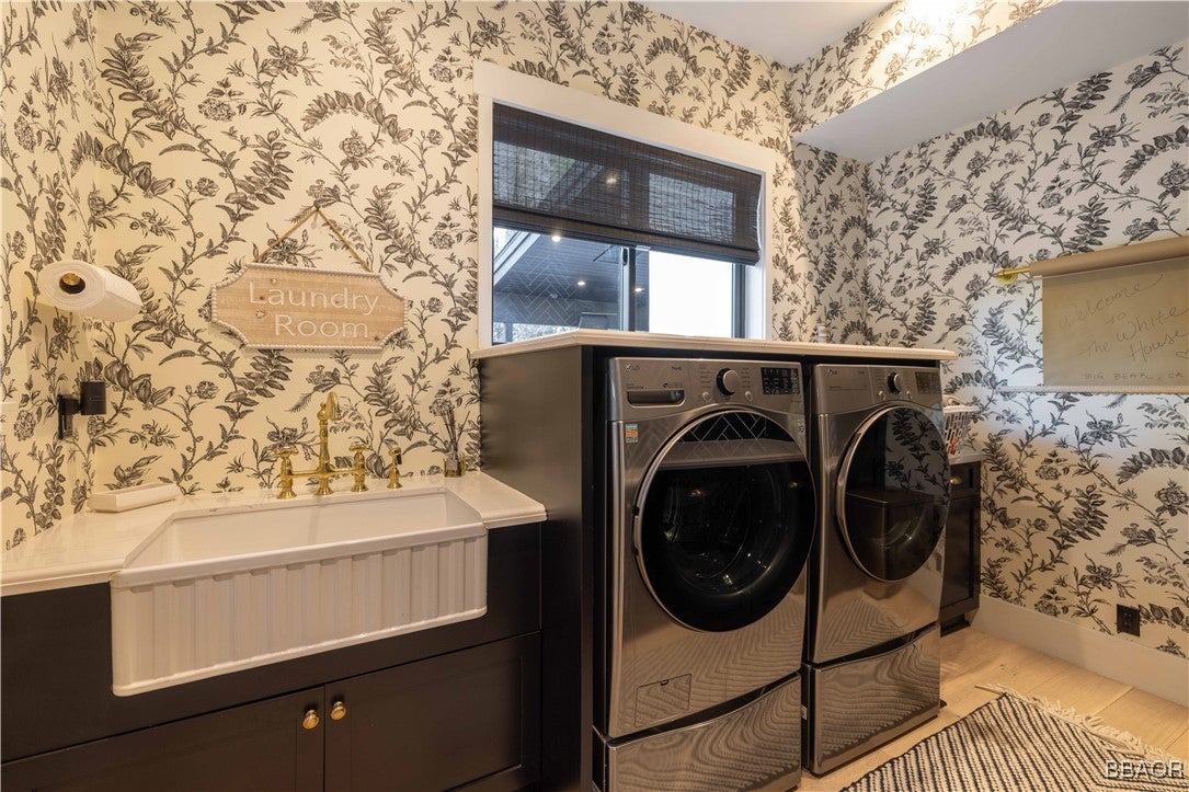 Big Bear City, California, 92314, United States, ,5 BathroomsBathrooms,Residential,Active,1702723