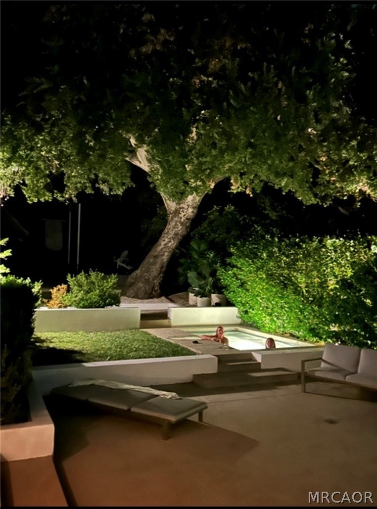 Pasadena, California, 91105, United States, 3 Bedrooms Bedrooms, ,3 BathroomsBathrooms,Residential,Active,2027767