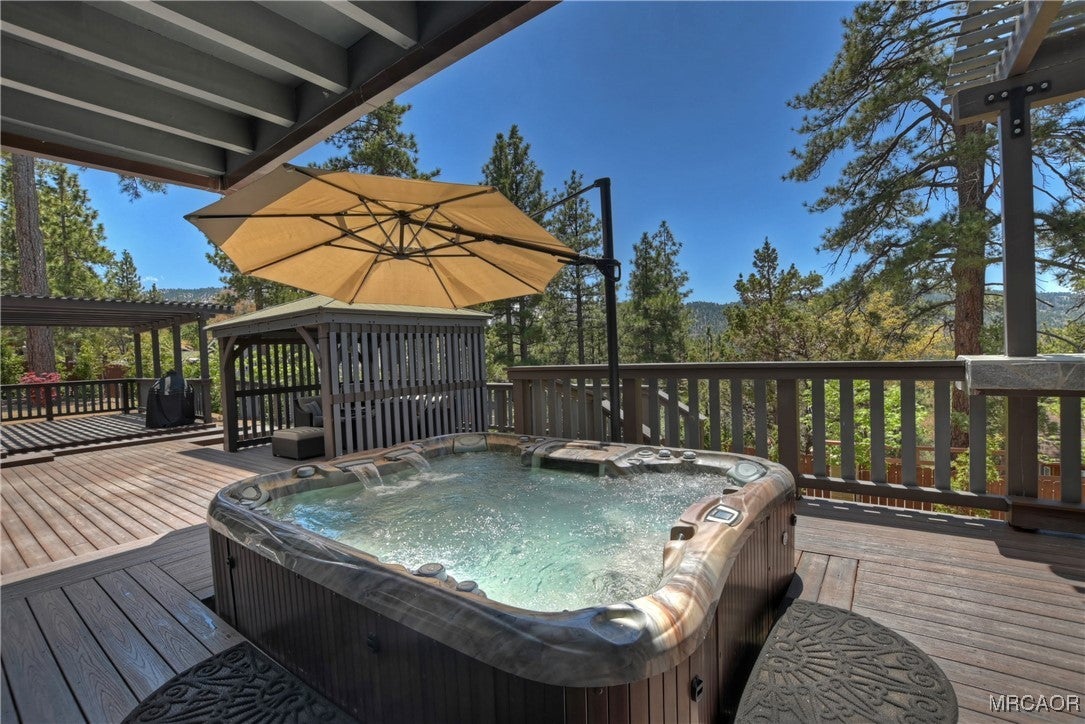 Big Bear City, California, 92314, United States, 4 Bedrooms Bedrooms, ,5 BathroomsBathrooms,Residential,Active,2006841