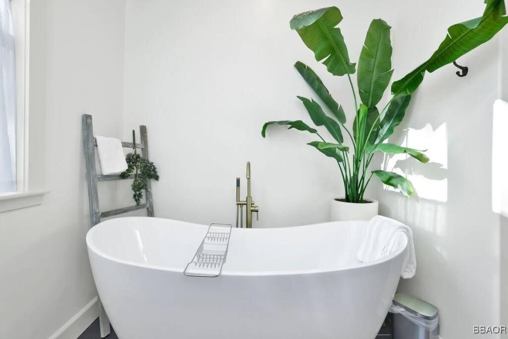 Big Bear Lake, California, 92315, United States, 4 Bedrooms Bedrooms, ,4 BathroomsBathrooms,Residential,Active,1841308