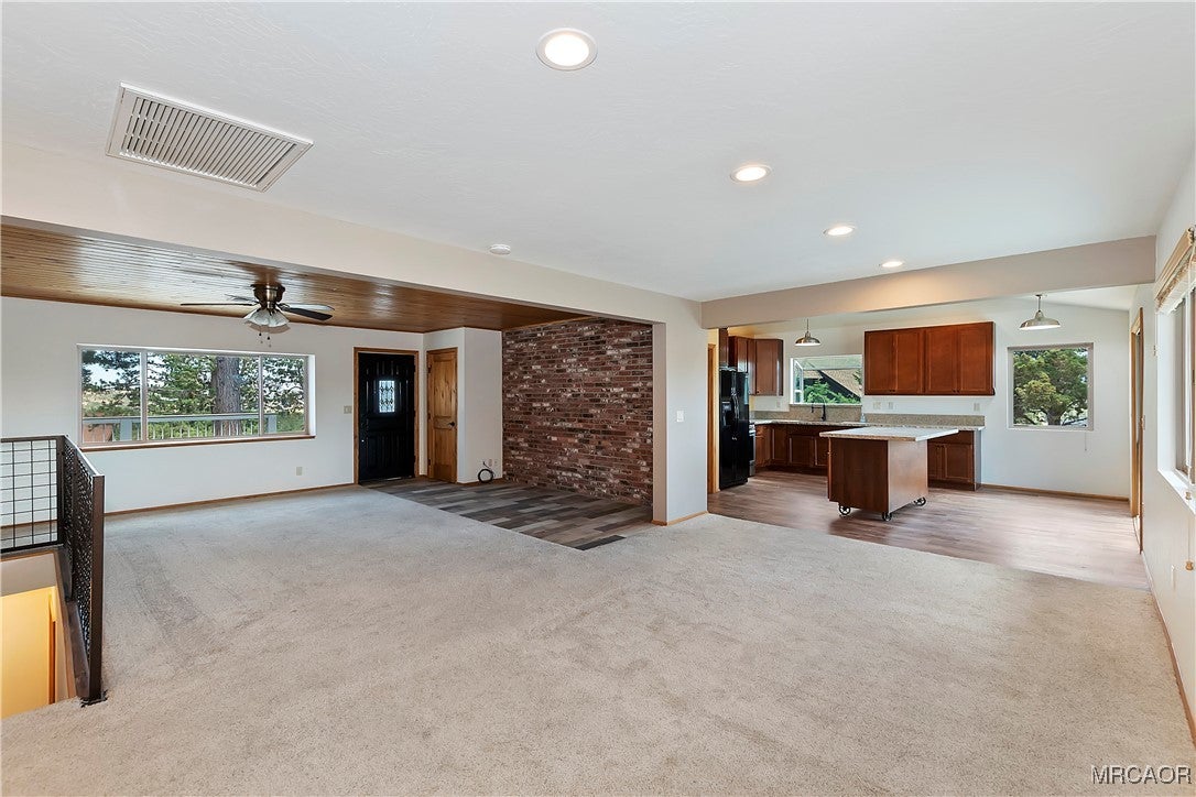 Big Bear City, California, 92314, United States, 7 Bedrooms Bedrooms, ,6 BathroomsBathrooms,Residential,Active,1998585