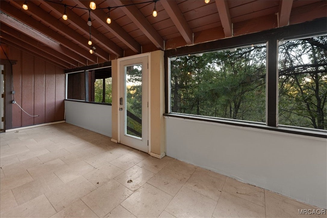 Lake Arrowhead, California, 92352, United States, 5 Bedrooms Bedrooms, ,3 BathroomsBathrooms,Residential,Active,1944014