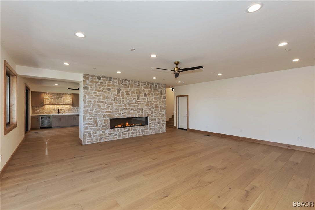 Big Bear Lake, California, 92315, United States, 5 Bedrooms Bedrooms, ,6 BathroomsBathrooms,Residential,Active,1961944