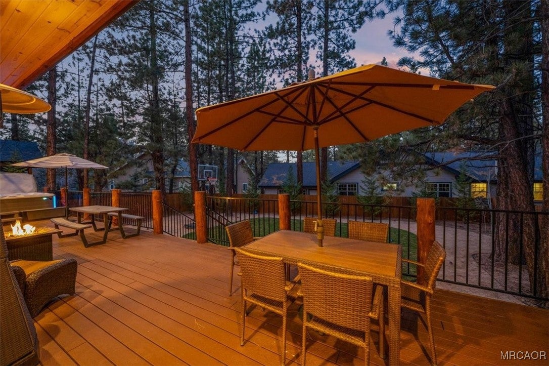Big Bear Lake, California, 92315, United States, 4 Bedrooms Bedrooms, ,4 BathroomsBathrooms,Residential,Contingent,2006808
