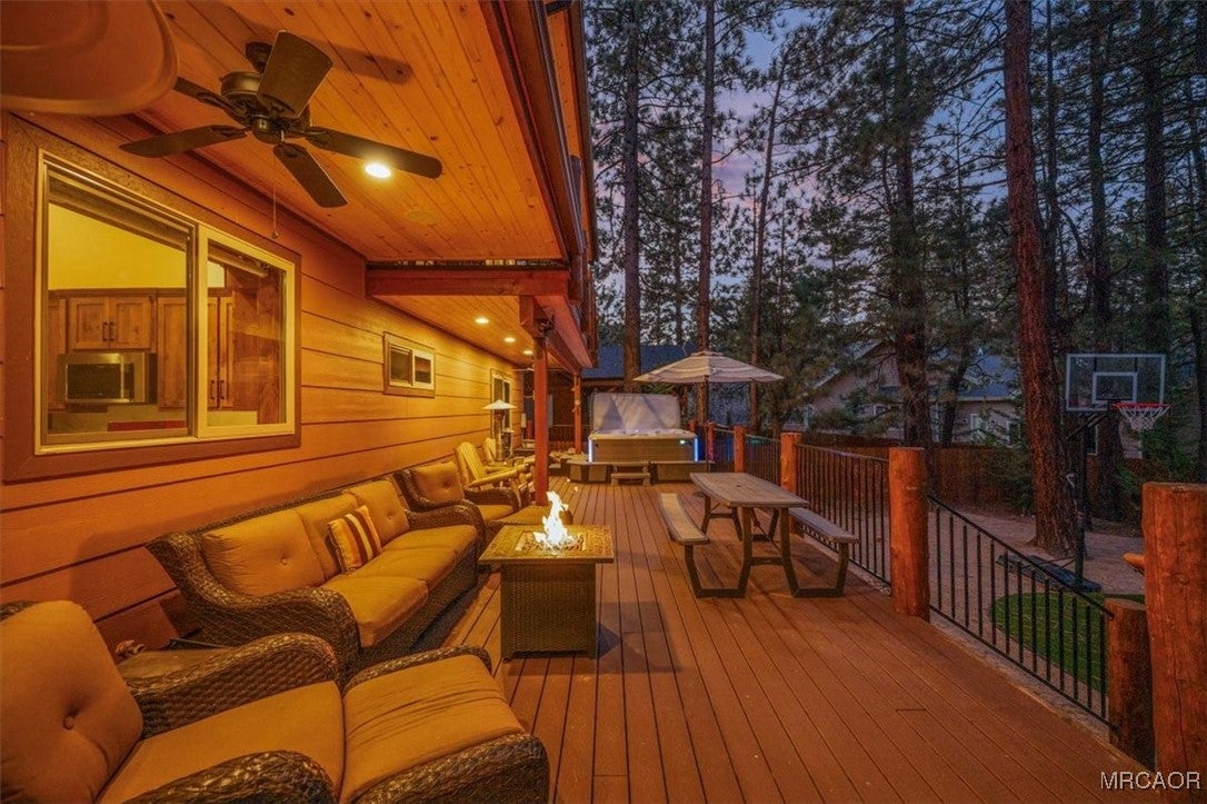 Big Bear Lake, California, 92315, United States, 4 Bedrooms Bedrooms, ,4 BathroomsBathrooms,Residential,Contingent,2006808