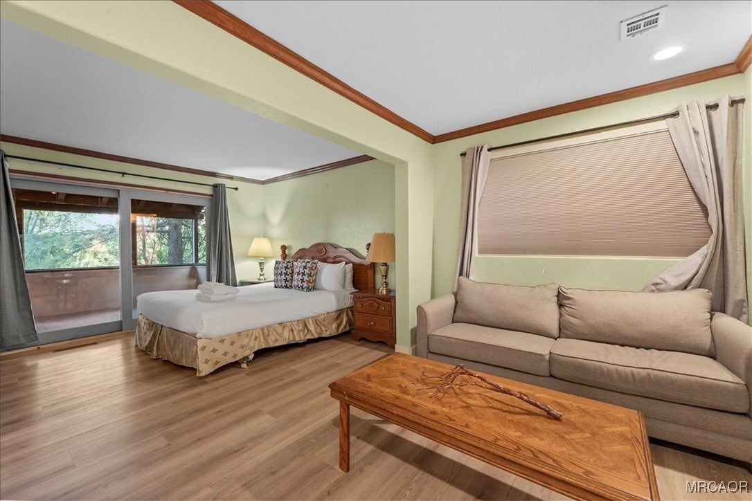 Lake Arrowhead, California, 92352, United States, 5 Bedrooms Bedrooms, ,3 BathroomsBathrooms,Residential,Active,1944014