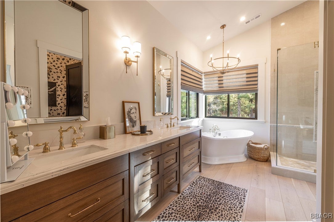 Big Bear City, California, 92314, United States, ,5 BathroomsBathrooms,Residential,Active,1702723