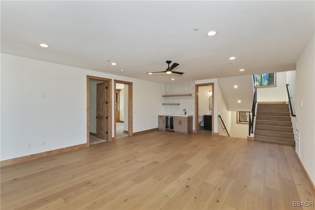 Big Bear Lake, California, 92315, United States, 5 Bedrooms Bedrooms, ,6 BathroomsBathrooms,Residential,Active,1961944