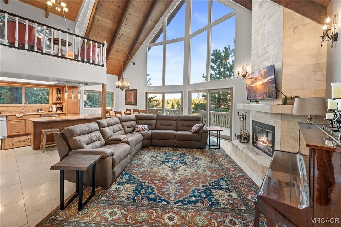 Lake Arrowhead, California, 92352, United States, 5 Bedrooms Bedrooms, ,3 BathroomsBathrooms,Residential,Active,1944014